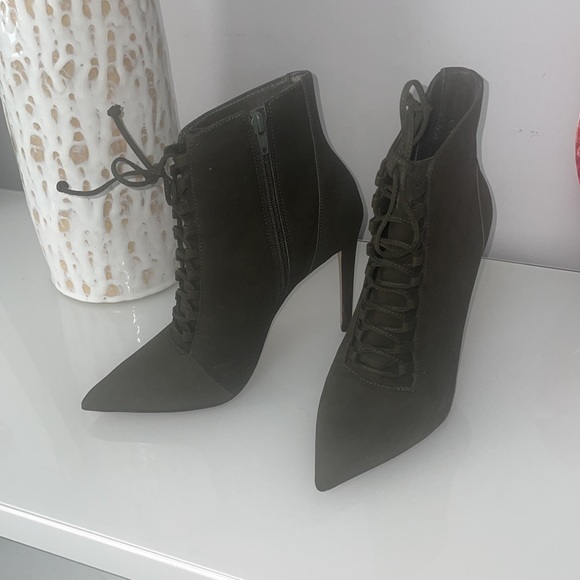 Also booties - Picture 3 of 5